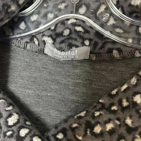 Habitat  NWT shacket,jacket,women M. Grey animal print,,PTP 21”, wide at waist - Picture 5 of 14
